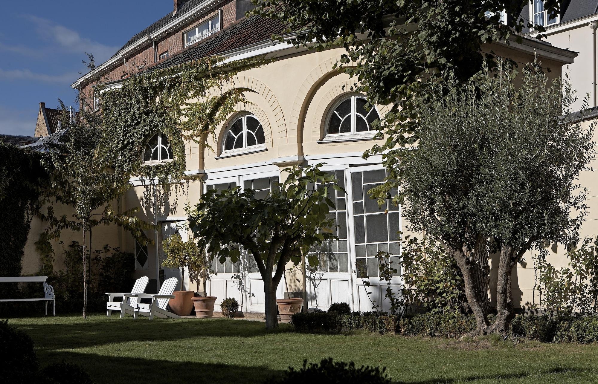 La Maison Zenasni Bed And Breakfast