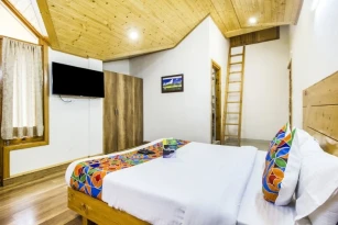 FabEscape Hill Partridge Cottage