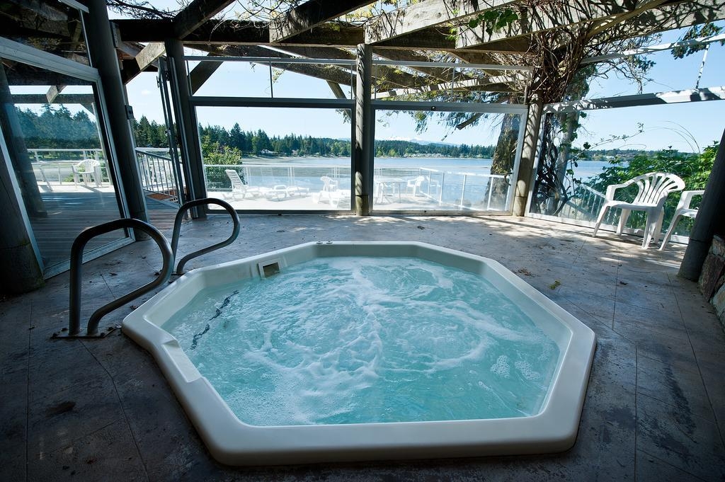Pacific Shores Resort and Spa