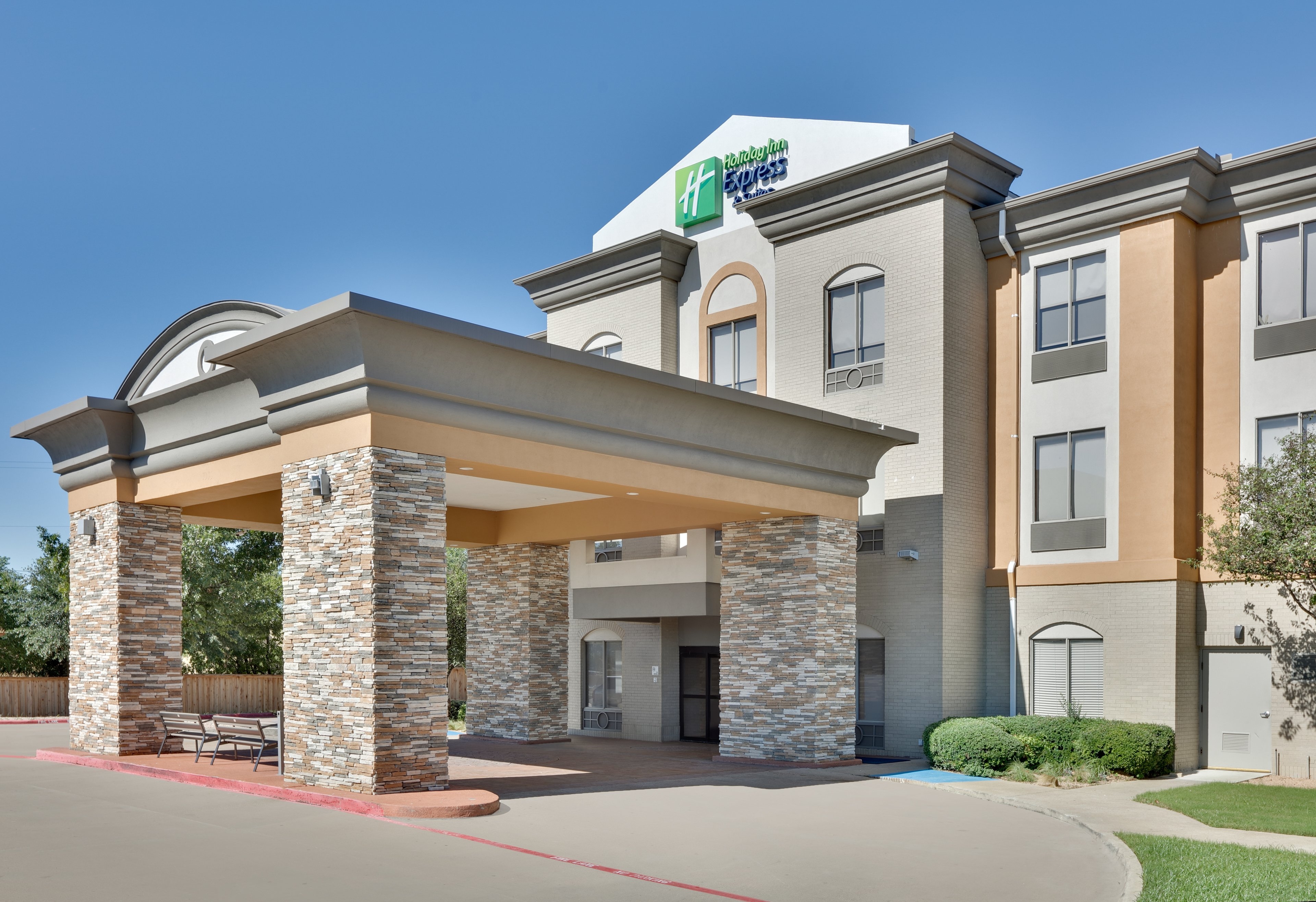 Holiday Inn Express and Suites Duncanville