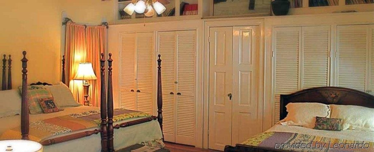 Edgeworth Inn