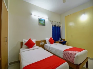 OYO 15415 Hotel Ample Inn Vidyanagar