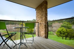 Lake Daylesford Lodge 2