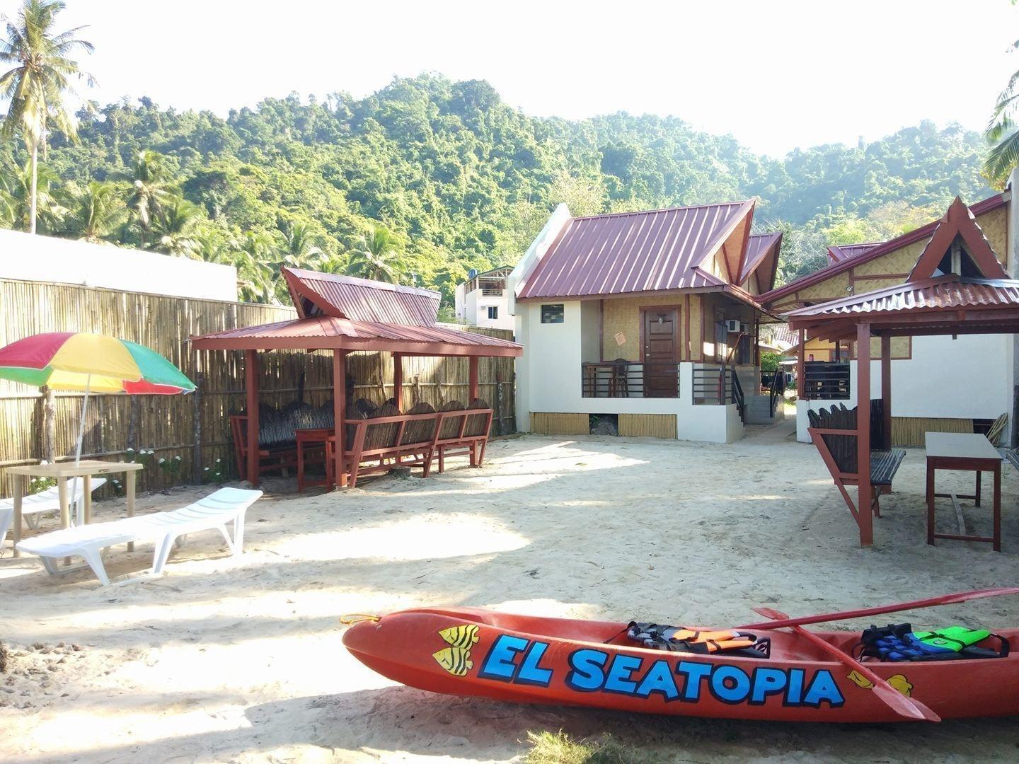 El Seatopia Beach Cottages