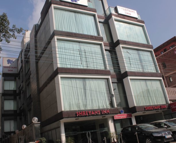 Shreyans Inn