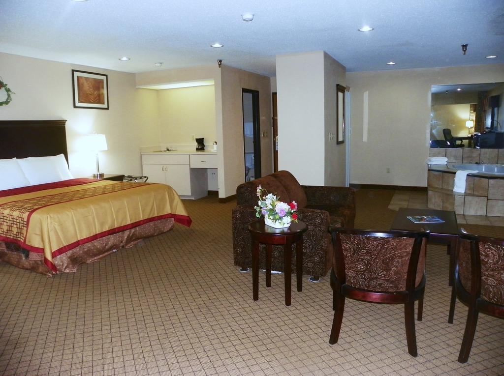 Royalton Inn & Suites Upper Sandusky