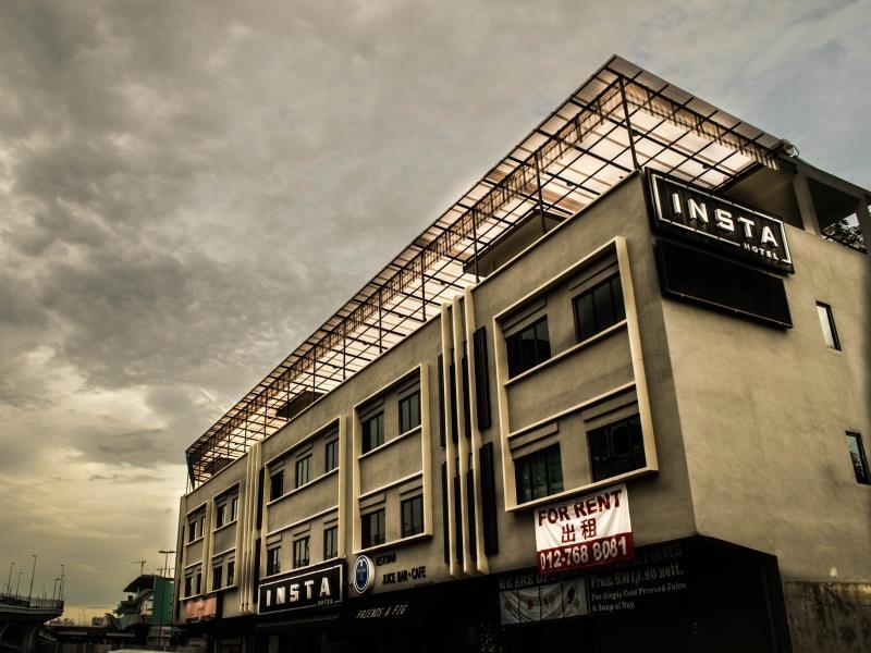 Insta Hotel