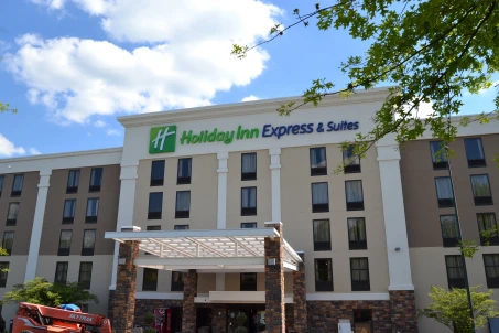 Holiday Inn Express and Suites Nashville Southeast