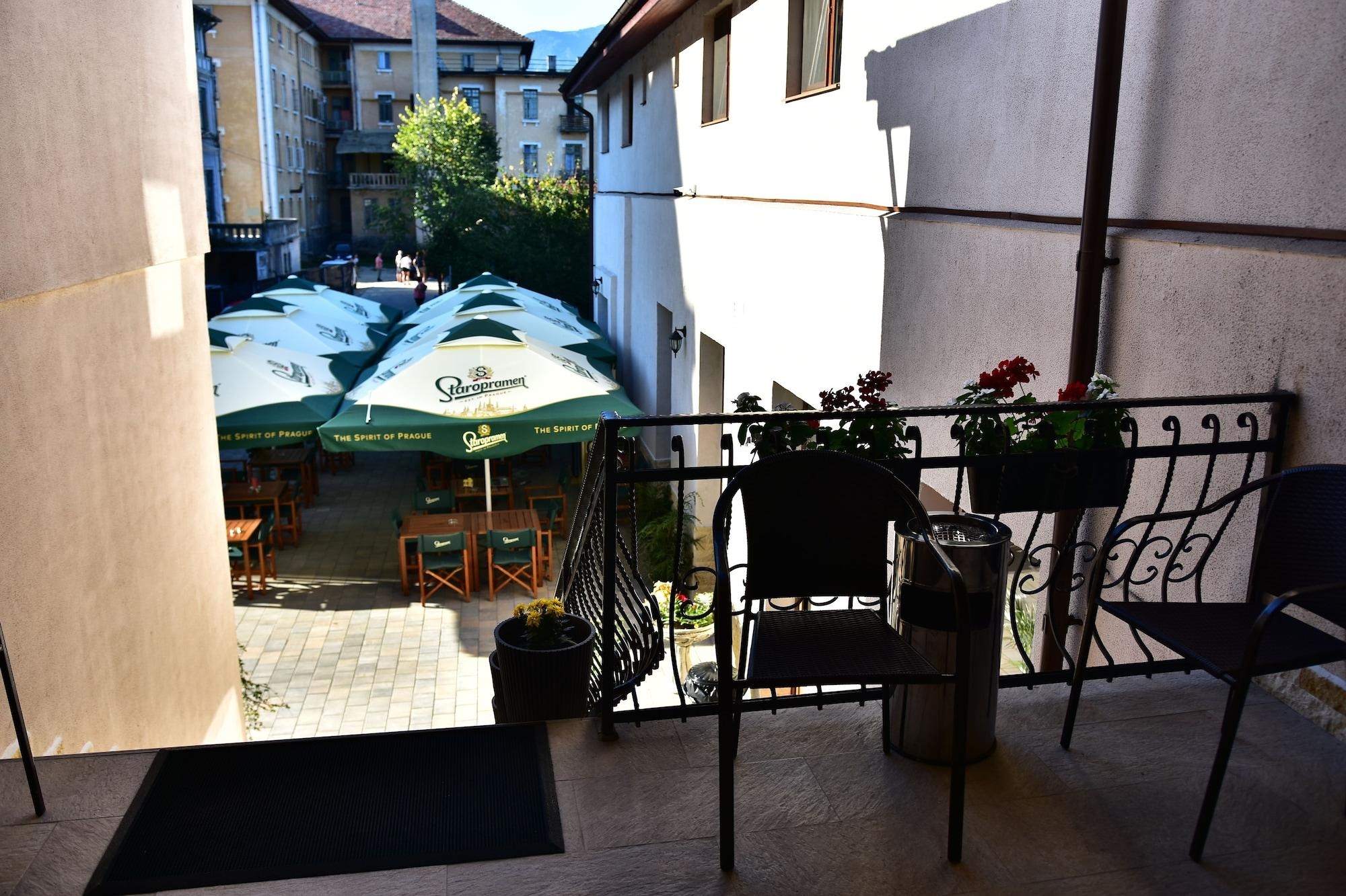 Hotel Ostrov