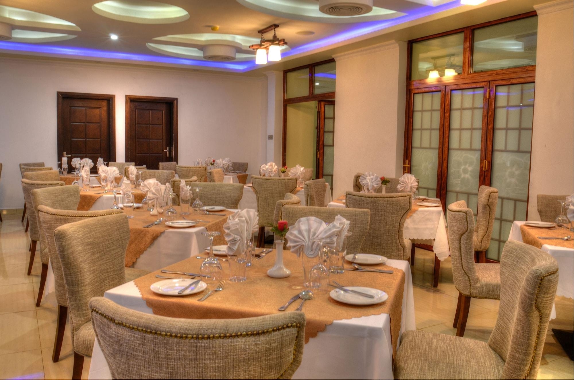 The White Rhino Hotel