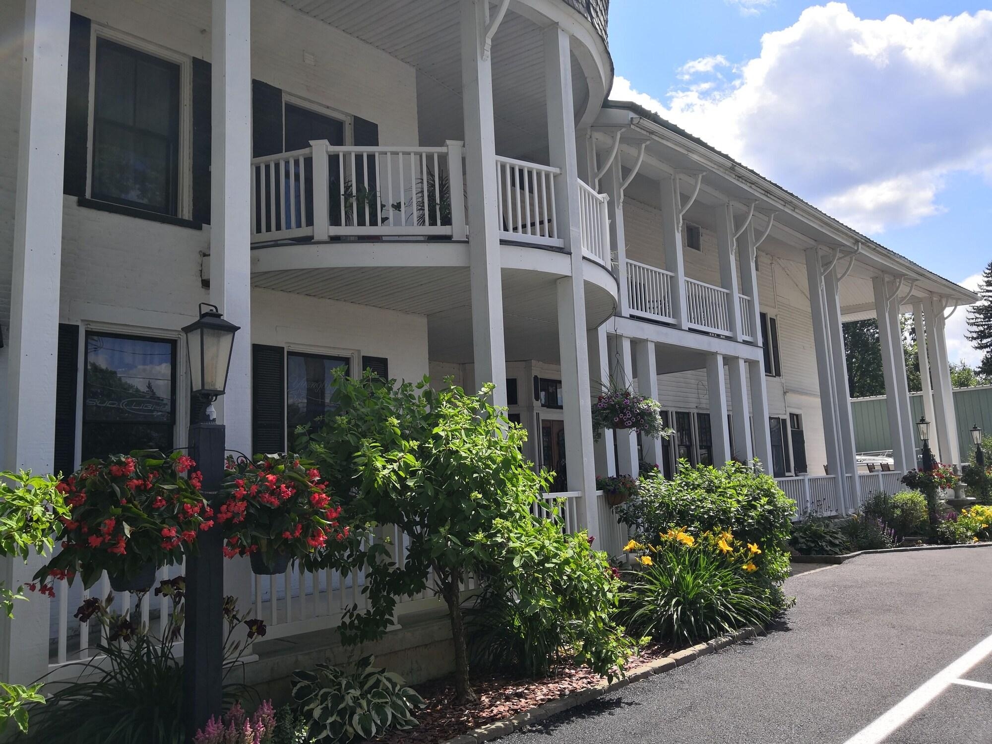 Historic Hotel Broadalbin