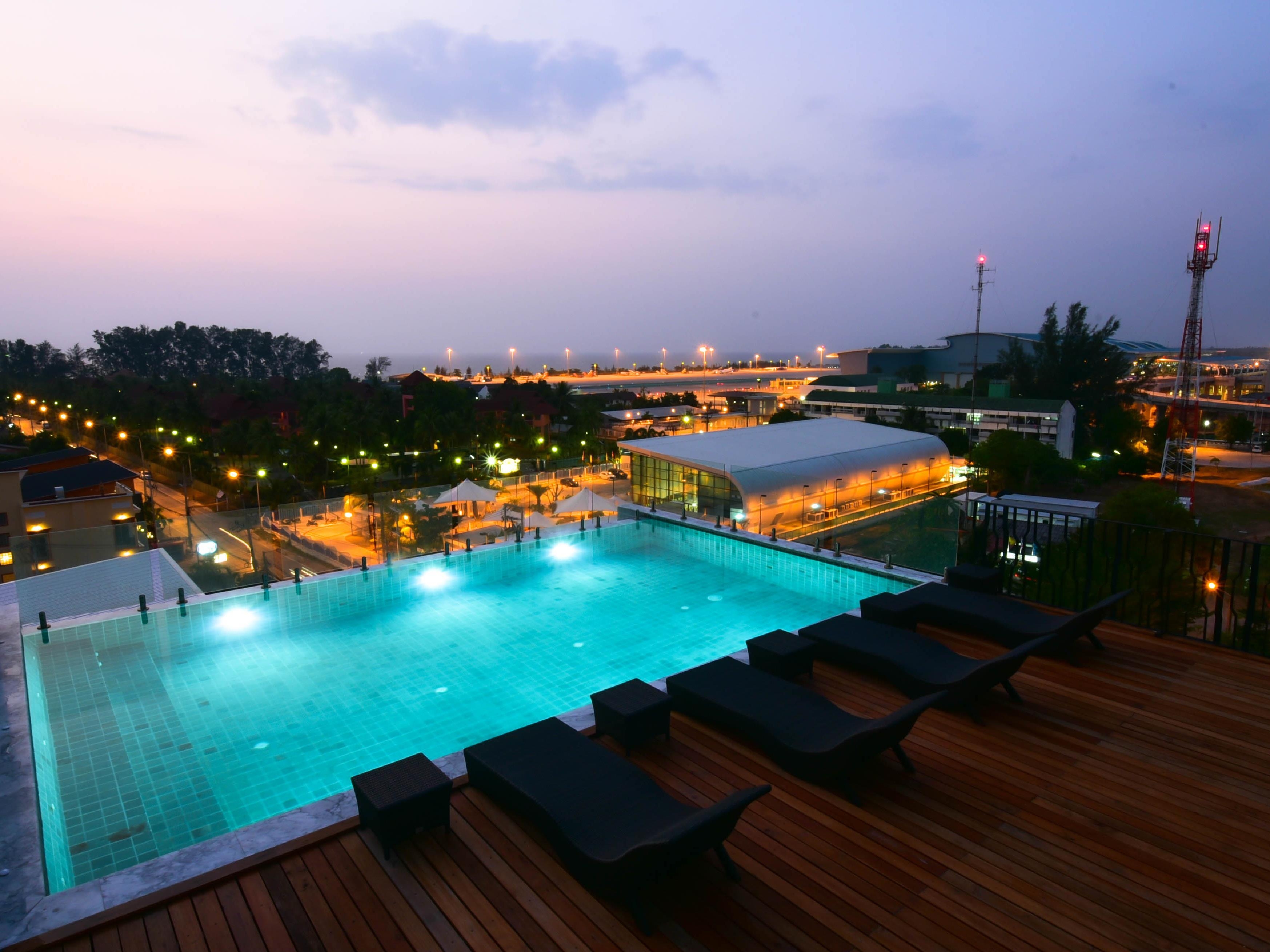 The Sixteenth Naiyang Beach Hotel