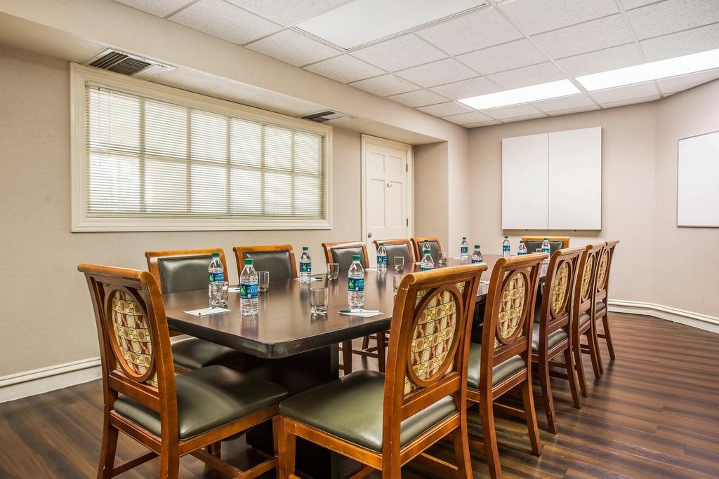 Suites Buckhead Village