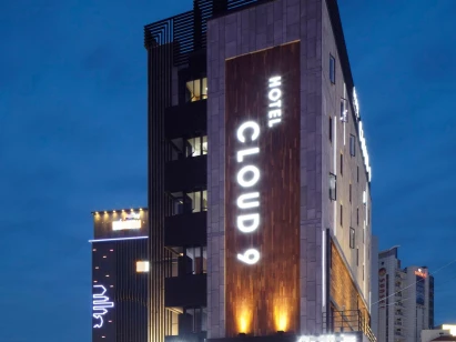 Cloud 9 Hotel