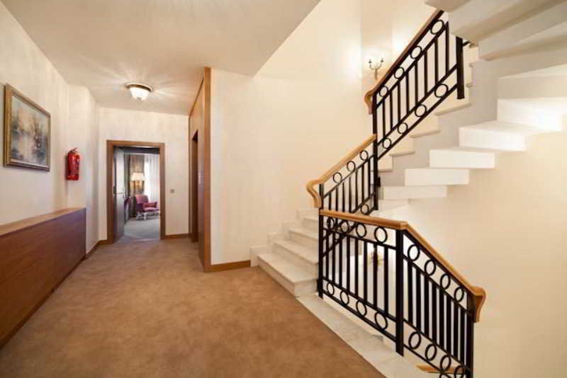 Gravis Suites