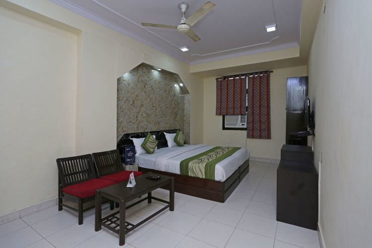 OYO 5382 Hotel Elegant International