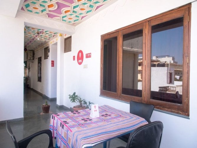 OYO 12250 Home Kesar Vilas near Trident Udaivilas