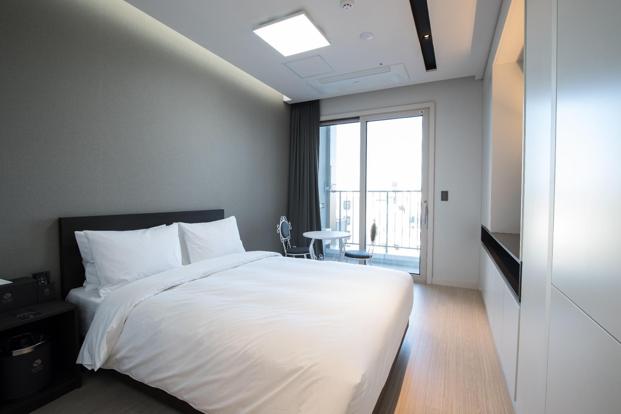 Sunrise Hotel