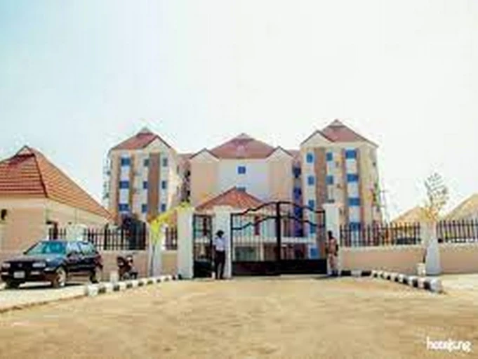 G-pinnacle Suites