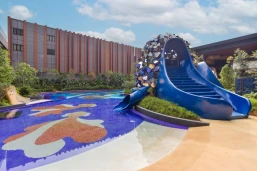 M Resort & Hotel