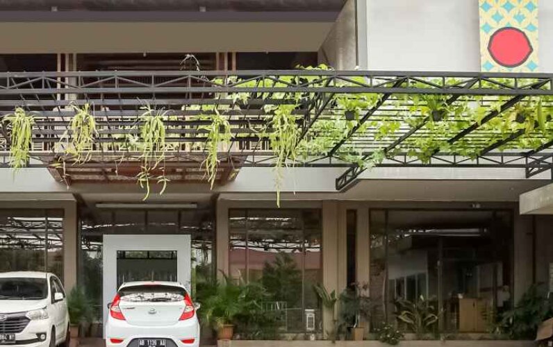 90182 Blok O International Guest House