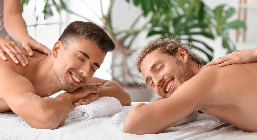 How to book a gay massage when traveling Gay massage