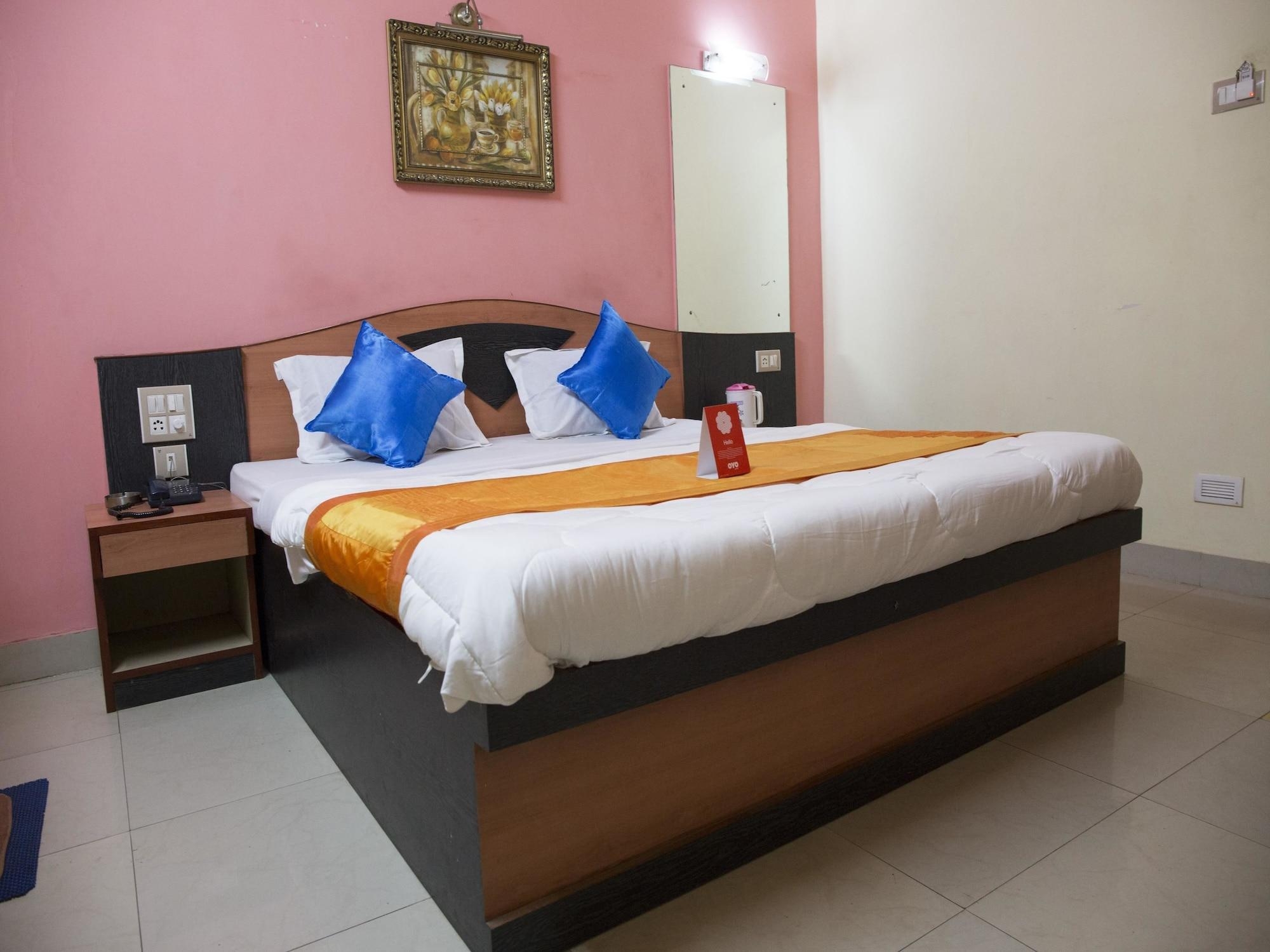 OYO 3886 Hotel Trimurti Heights