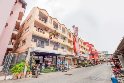 OYO 75306 Spice Guest House