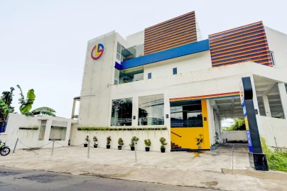 OYO Capital O 90176 LG Hotel Jember
