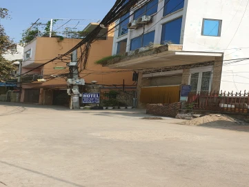 Holiday Hotel