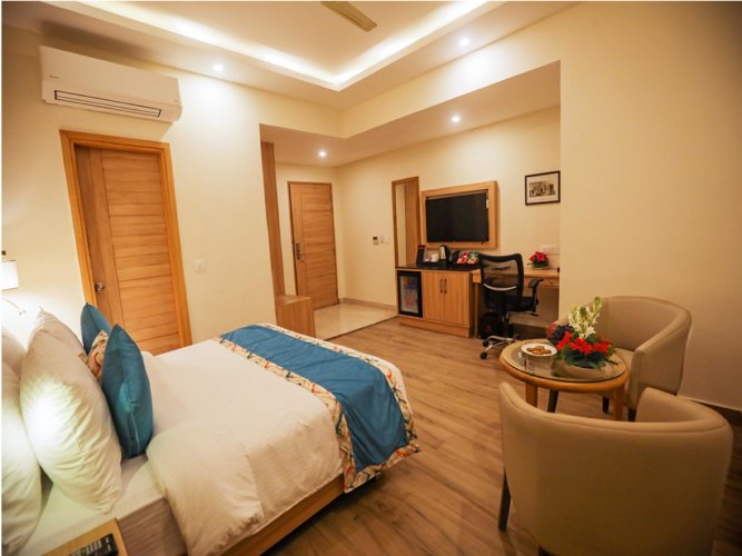 Elora Lords Eco Inn Lucknow