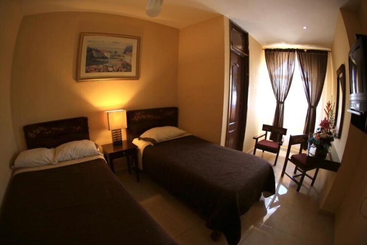 Hotel Aztlan