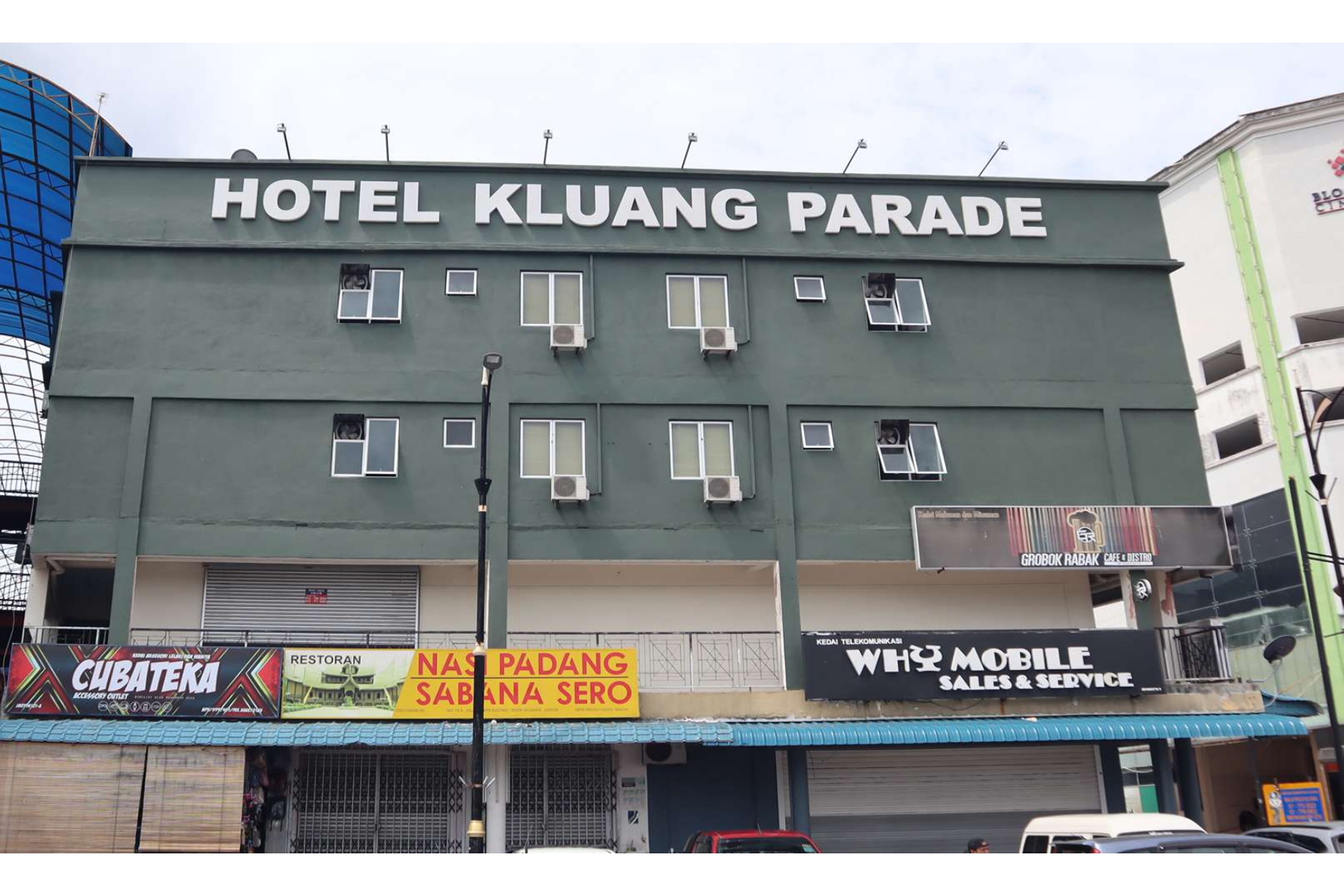 Room V @Kluang Parade Near Bus Stop Kluang by ZUZU