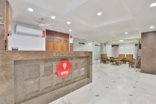 OYO 10197 Hotel Apex
