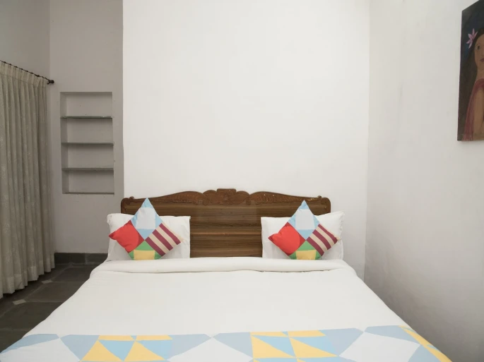 OYO 16825 Home Cozy Green View Stay Goverdhan Villas