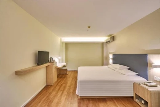 Hanting Hotel (Rongchang Pedestrain Street)