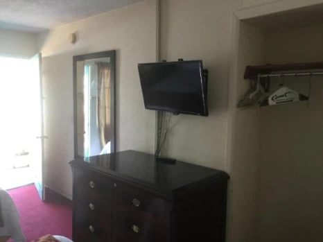 Frontier Motel