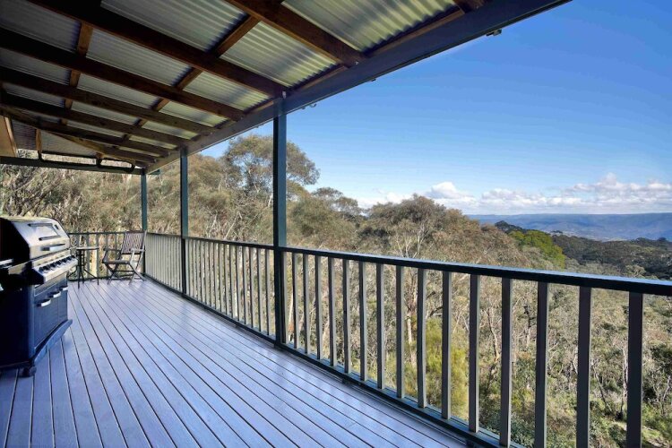 Narrow Neck Lodge