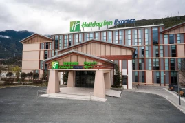Holiday Inn Express Linzhi Airport