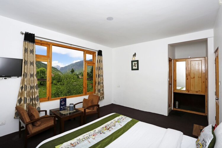 OYO 2884 Delfryn Manali