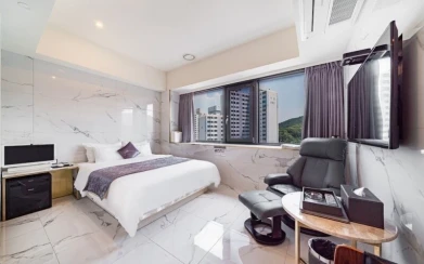 Gold Hotel