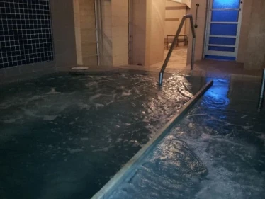 Bain Colonial Montreal