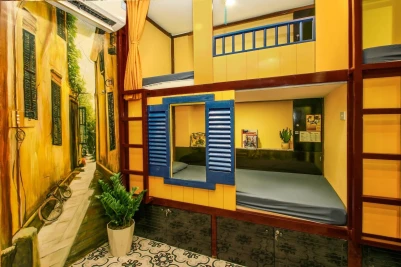 Grandma Lu - Banh Mi Coffee & Hostel