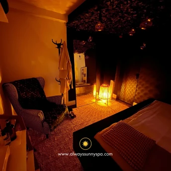 It's Always Sunny Spa: The Erotic Experience for Gay Men