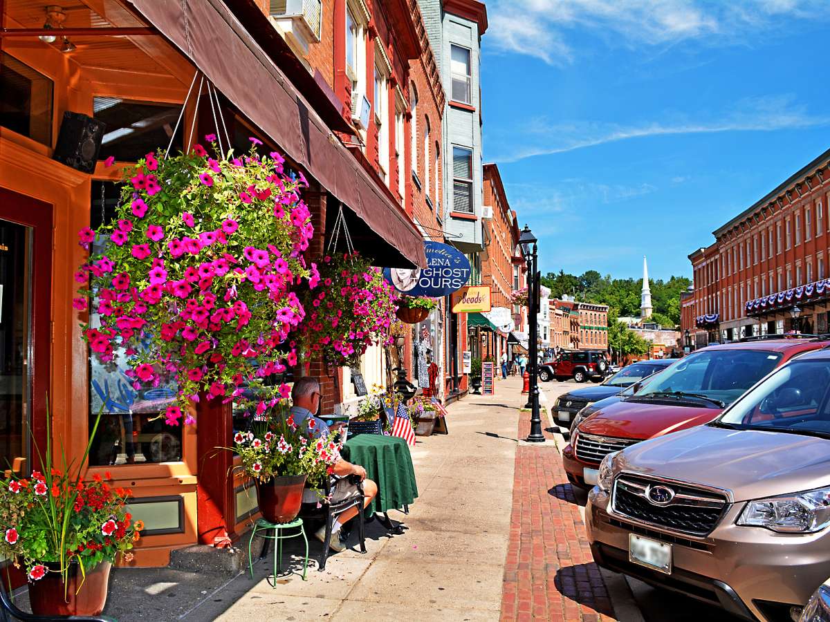 Main Street, Galena, IL 61036