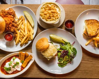 American Townhouse, New Orleans - Gay-Friendly Restobar