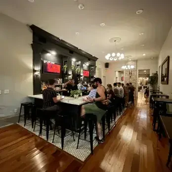 American Townhouse, New Orleans - Gay-Friendly Restobar