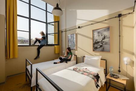 Fabrika Hostel & Suites 