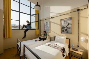 Fabrika Hostel & Suites 