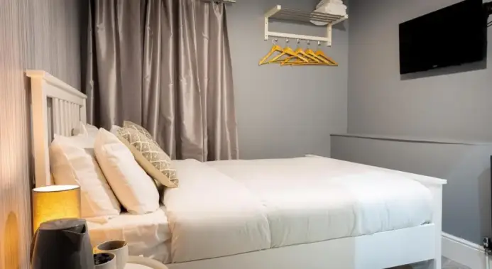 REM Hotel